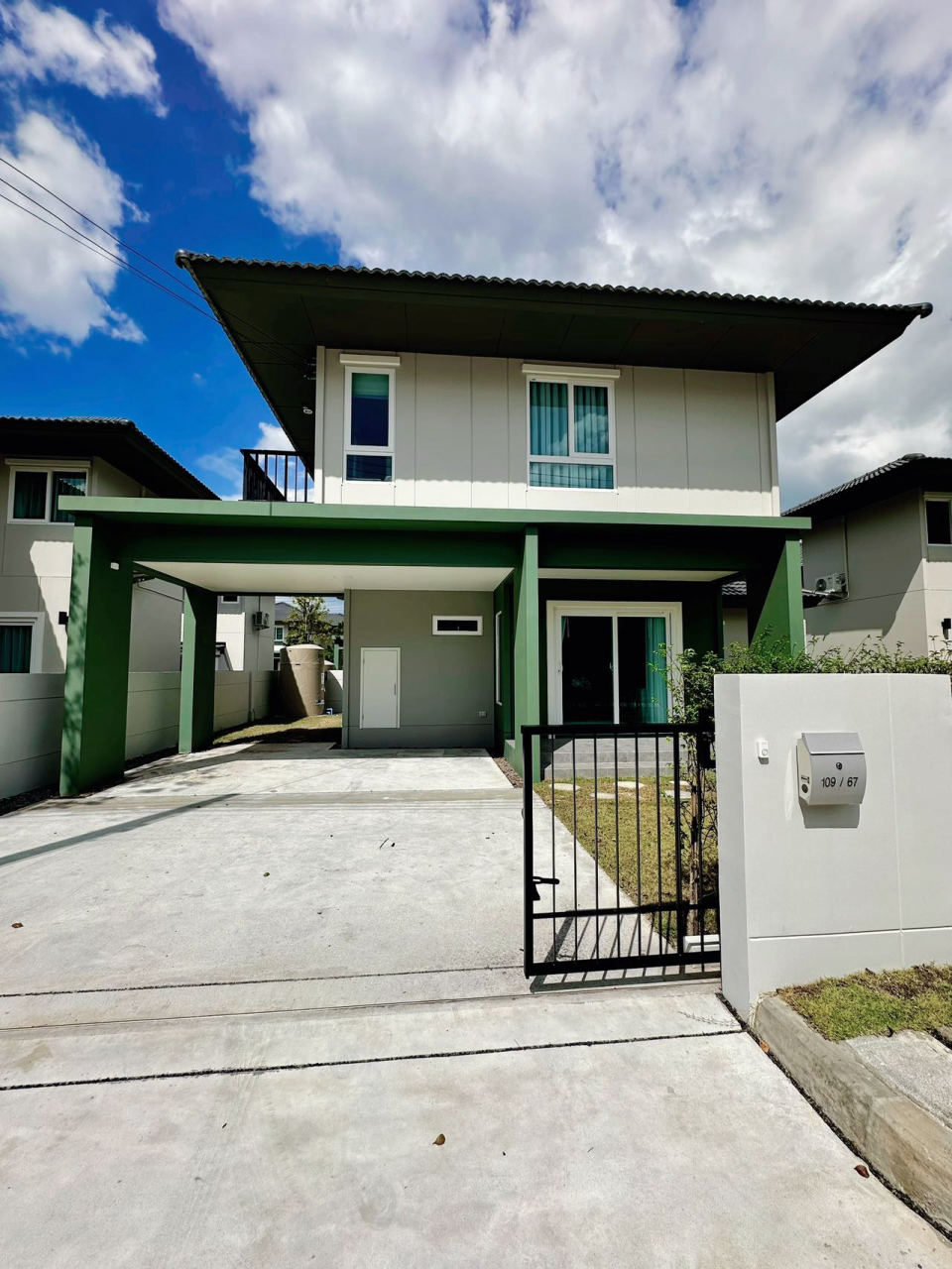 House — 1 / 18