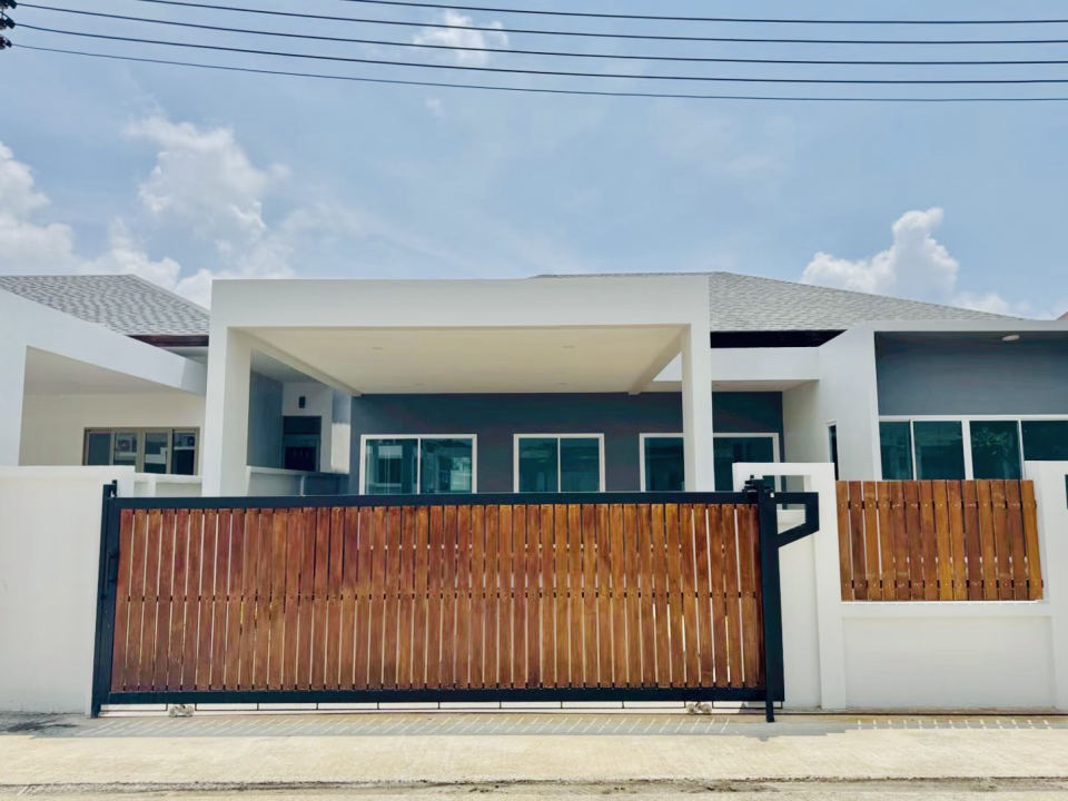Single House — 1 / 14