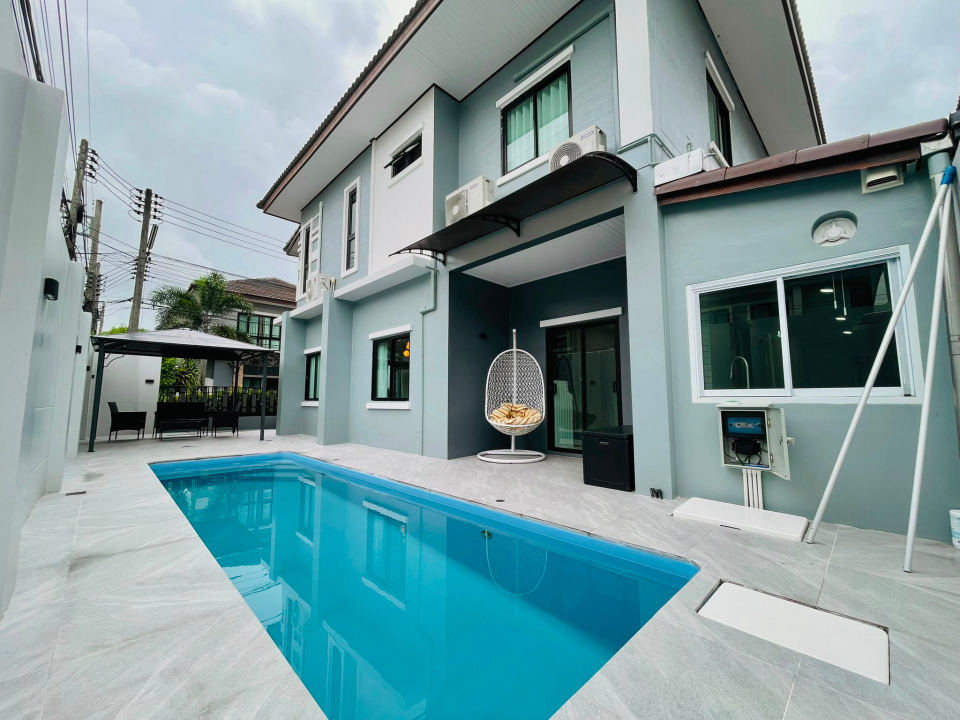 Pool Villa — 1 / 26
