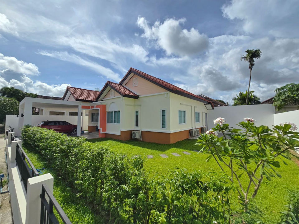 House — 1 / 6