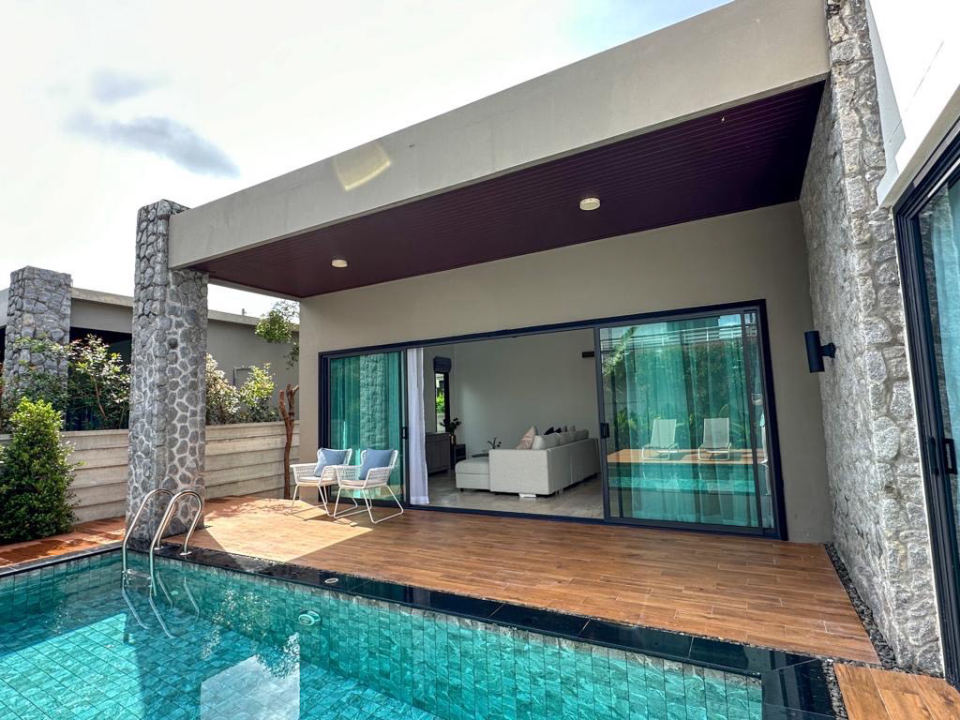 Pool Villa — 1 / 11