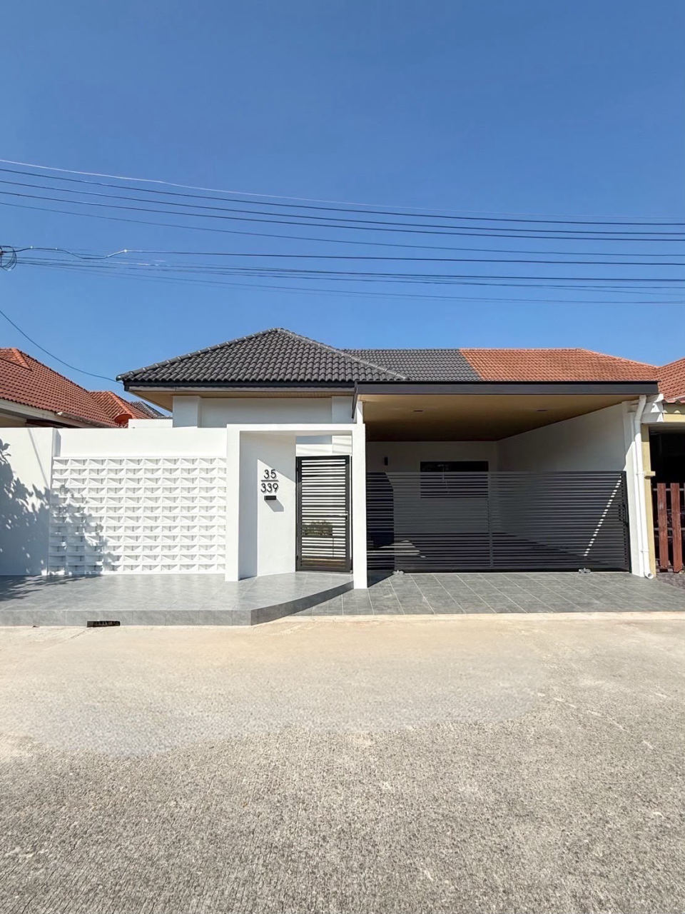 House — 1 / 18